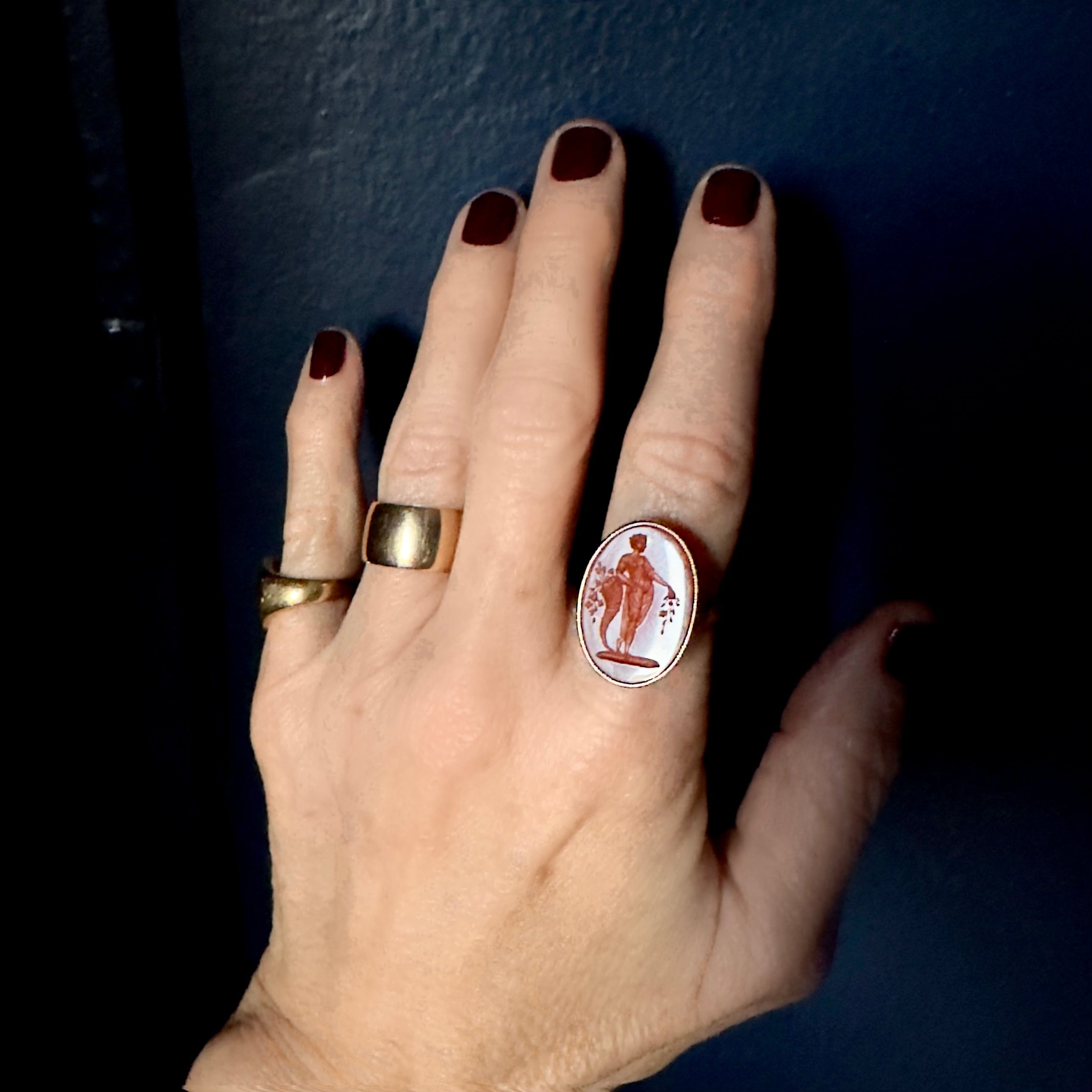 Antique Victorian 9k Carnelian Demeter w/Cornucopia Intaglio Ring