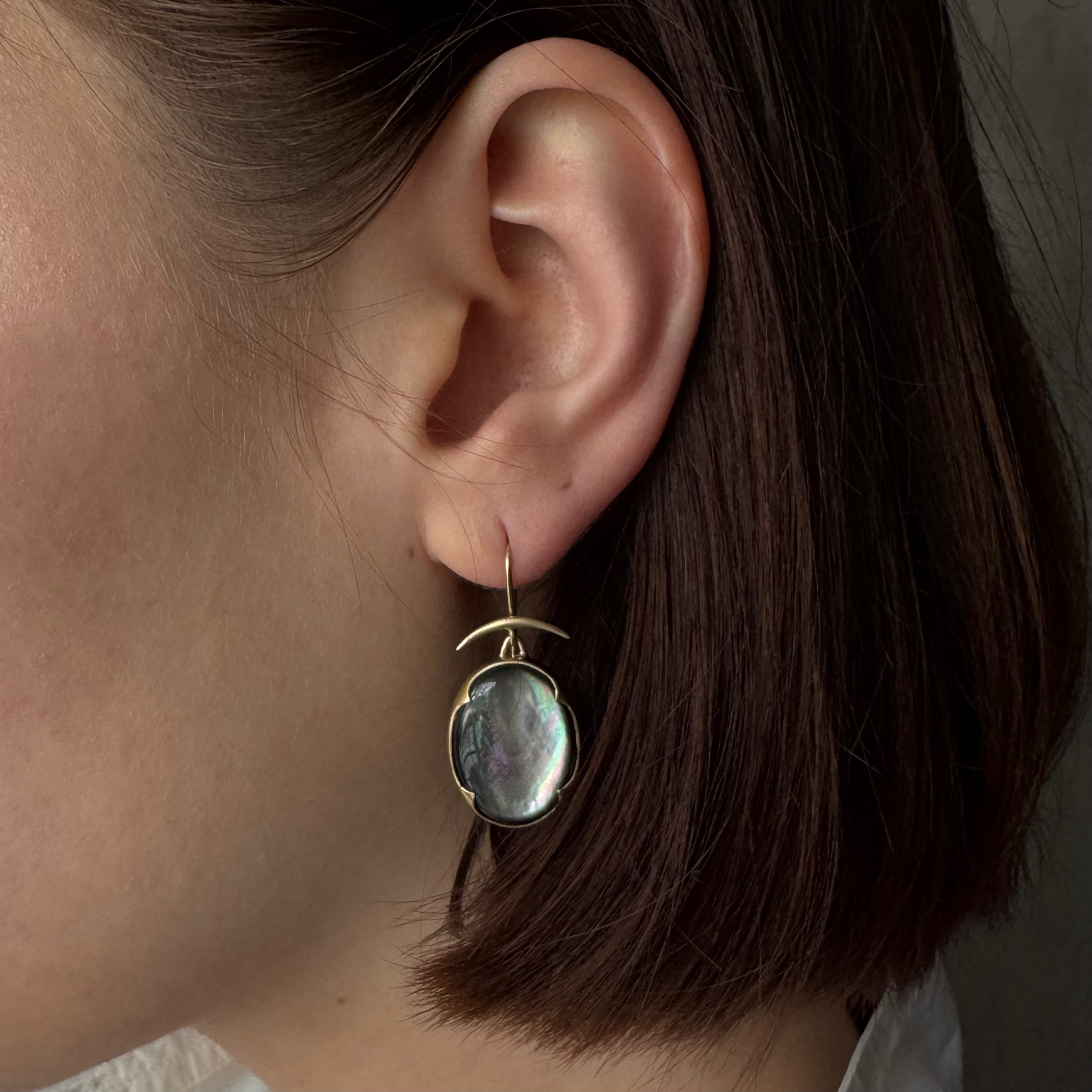 Gabriella Kiss 18k Oval Black Mother-of-Pearl Earrings