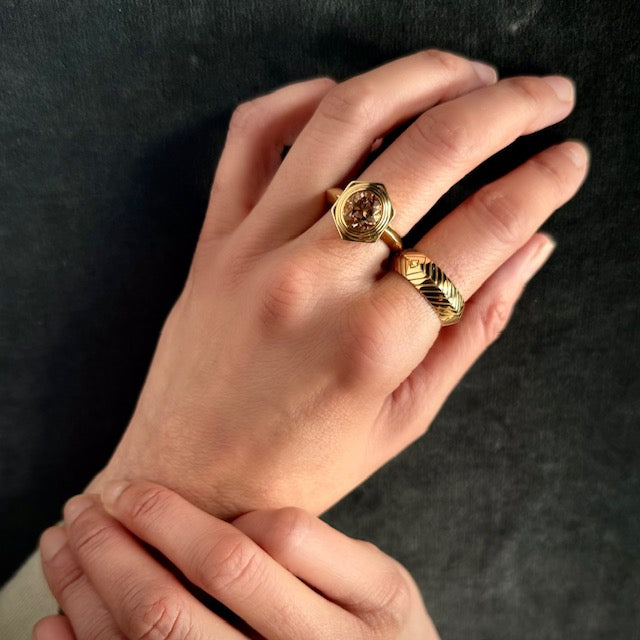 Harwell Godfrey 18k Masego Knife Edge Band Ring - 7mm