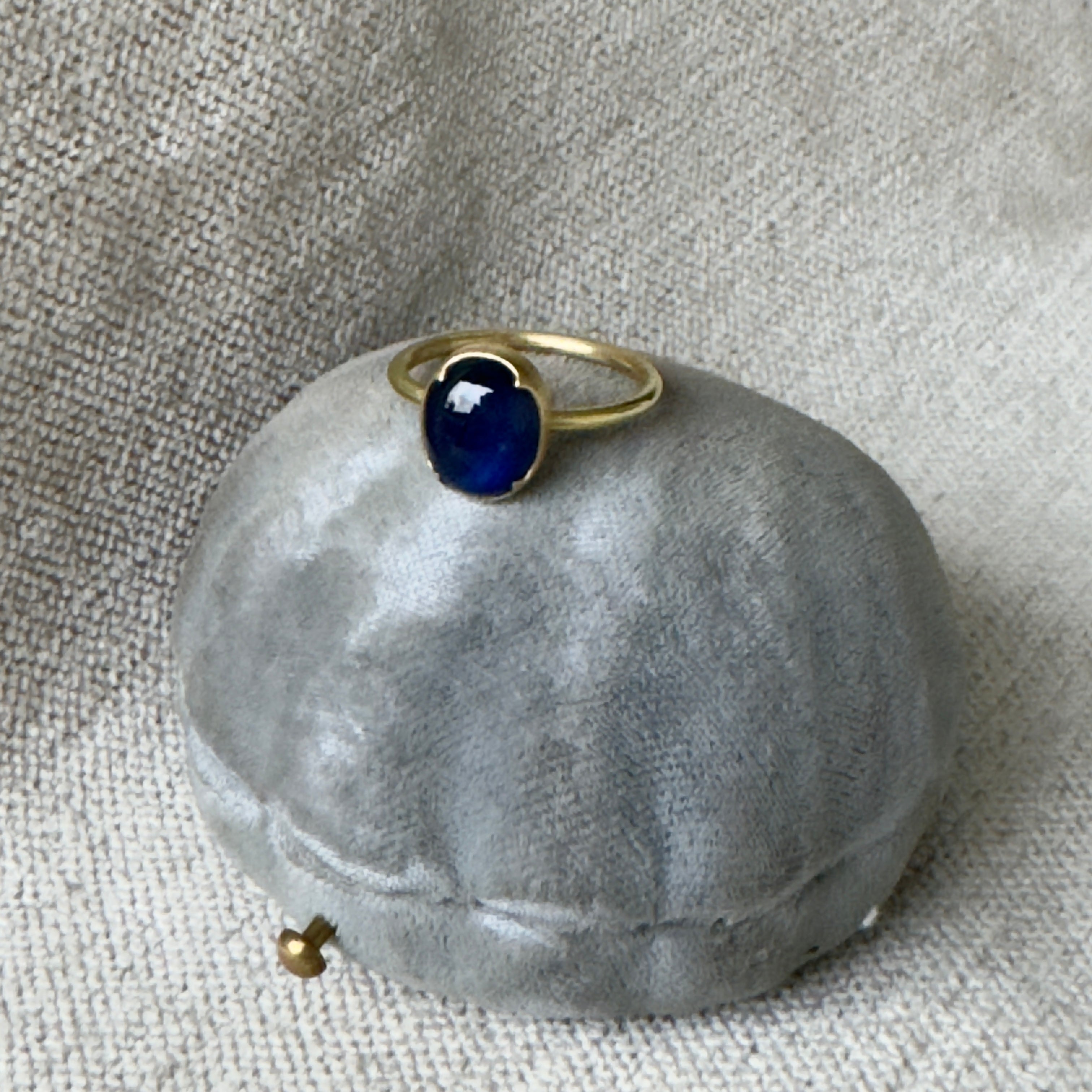 Gabriella Kiss 18k Natural Oval Blue Sapphire Ring- 3.6ct
