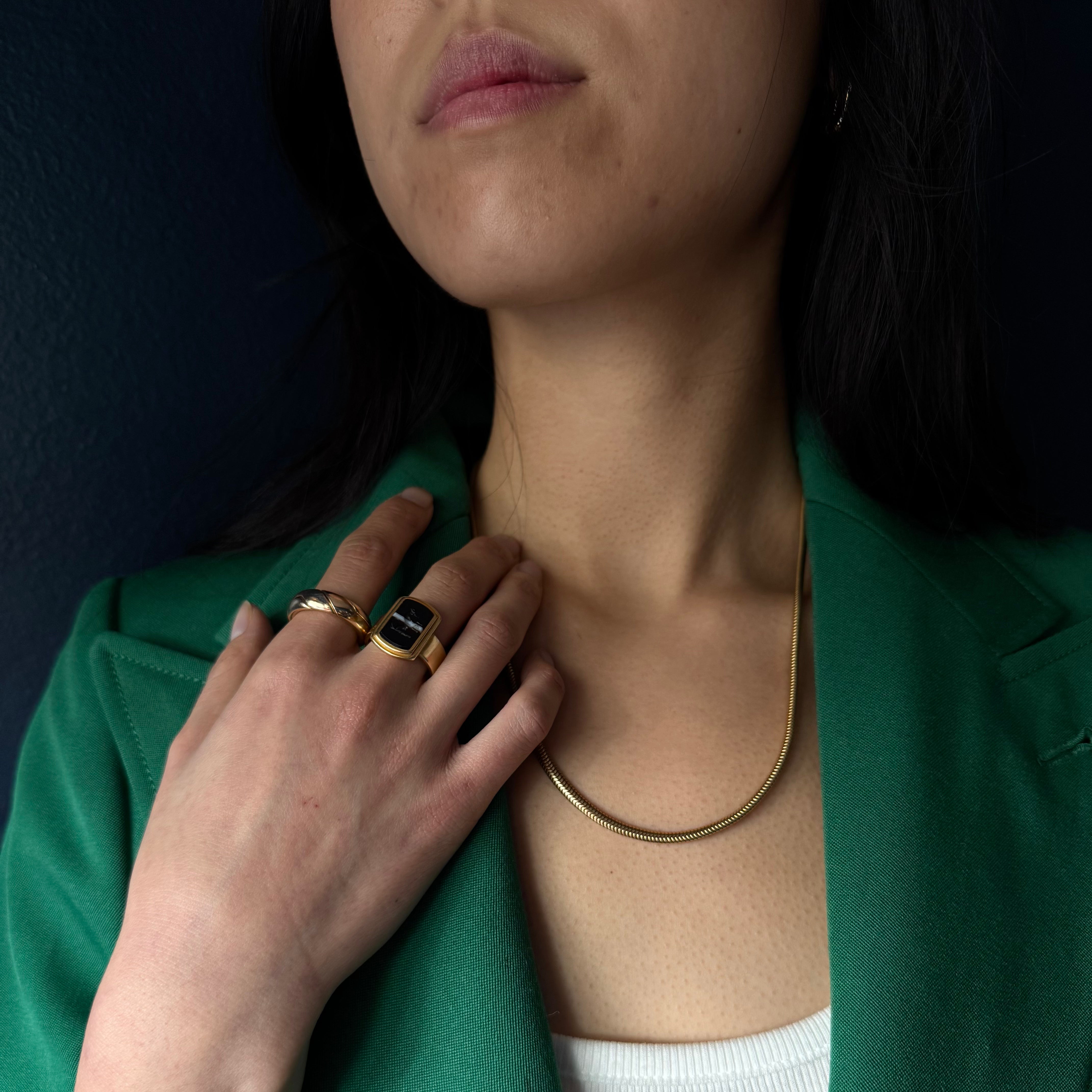 Antique Victorian 15k Intaglio Greyhound & Tudor Rose Mourning Ring