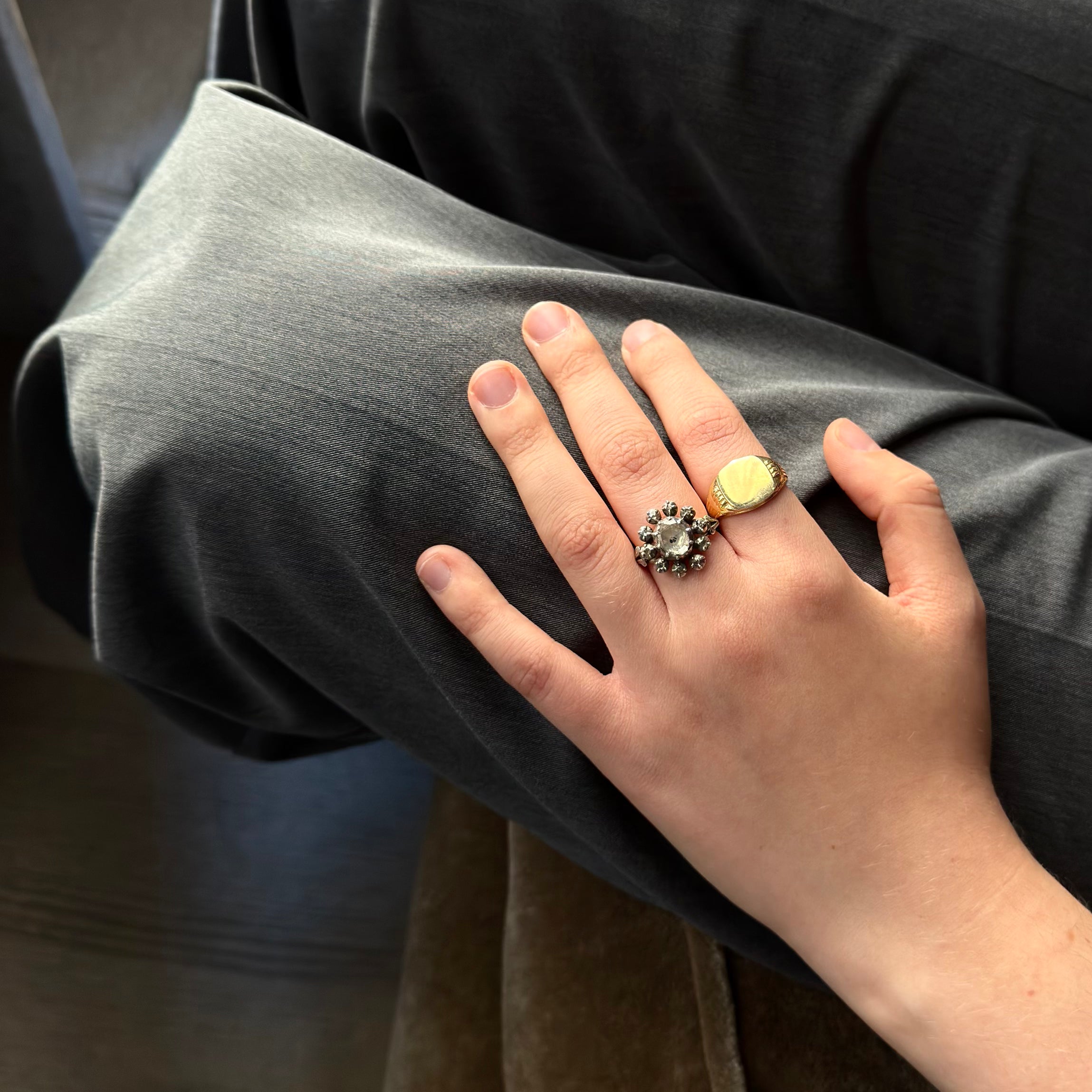 Vintage Mid-Century Rounded Rectangular Signet Ring
