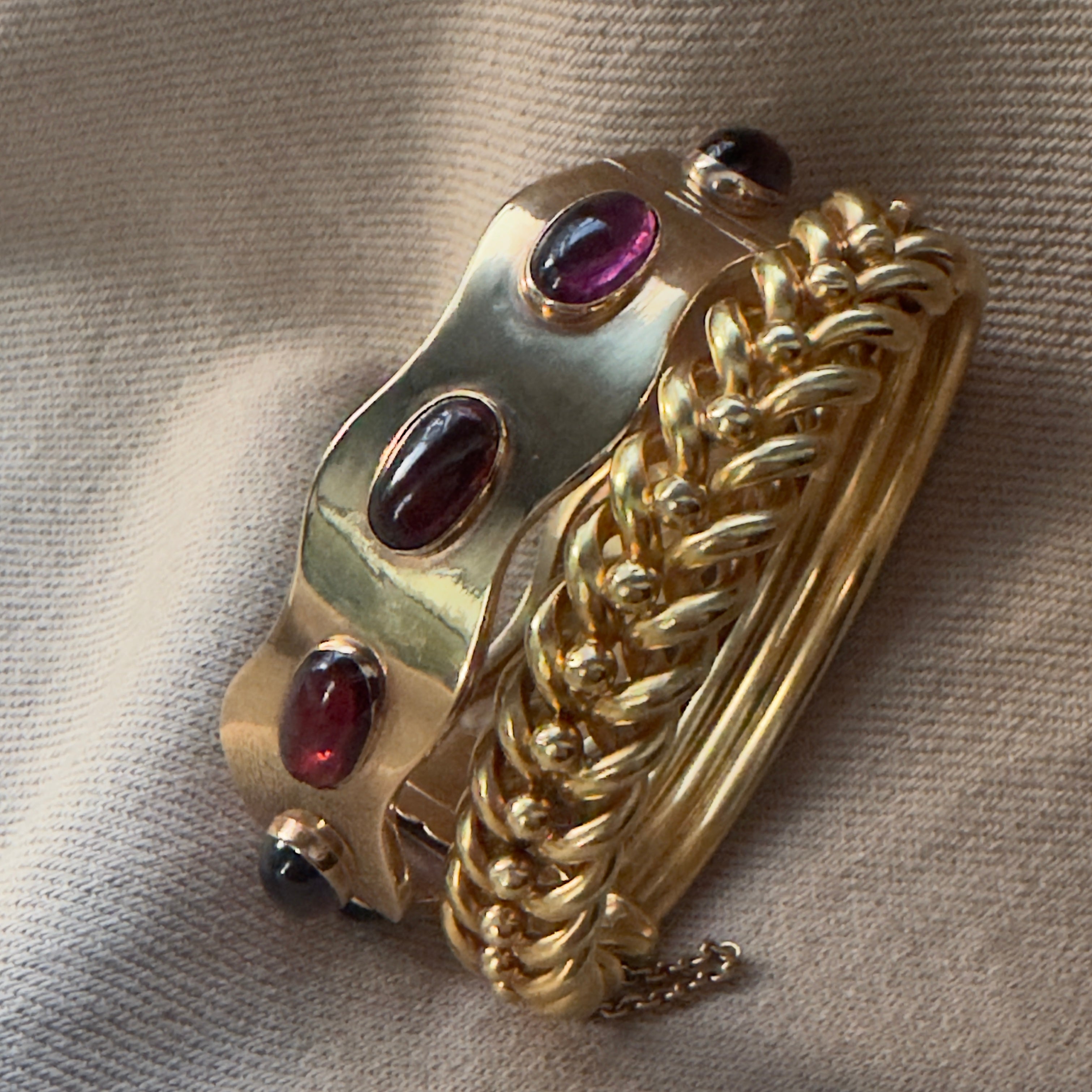 Antique Victorian 9ct Carbuncle Garnet Wavy Bangle Bracelet