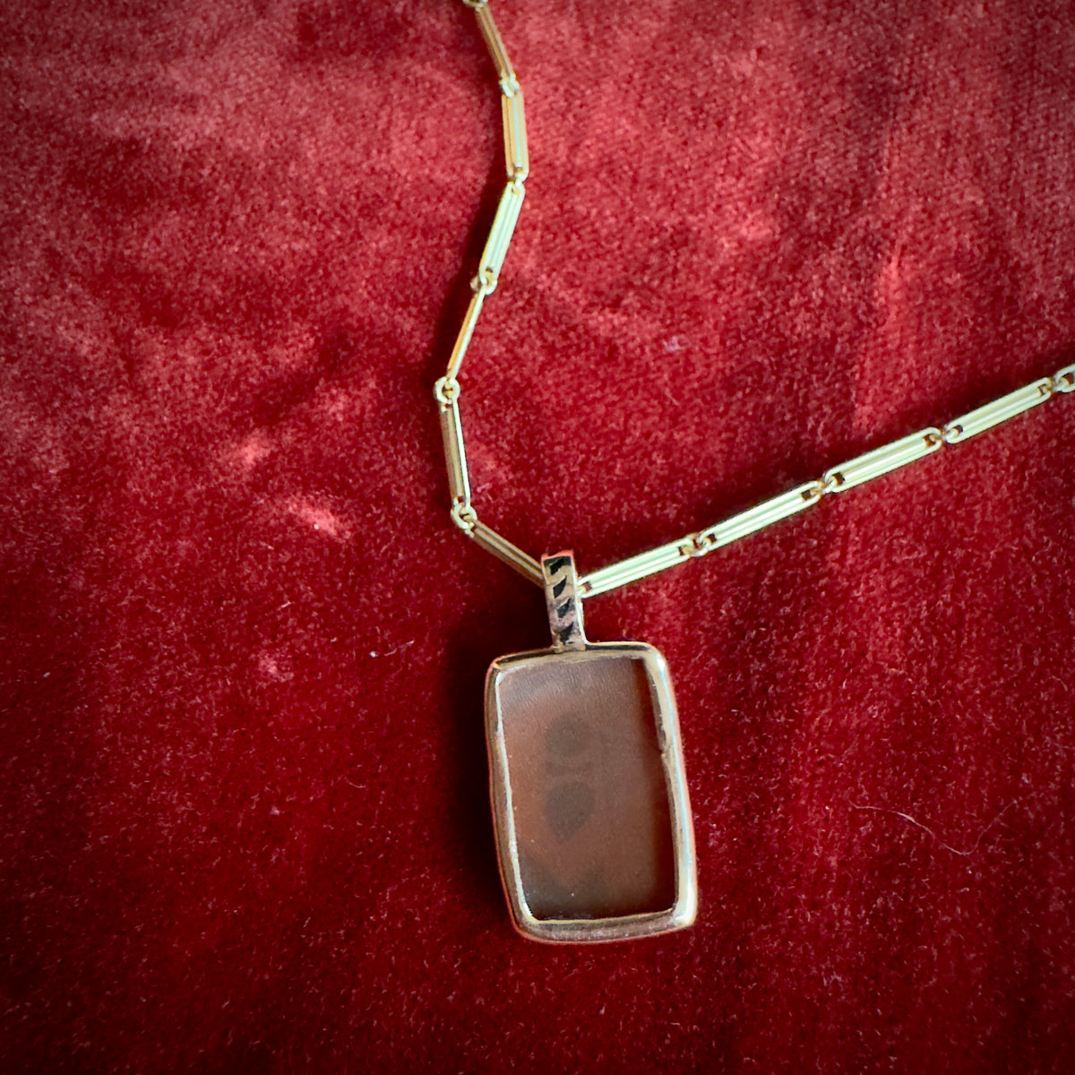 Dezso 18k Classic Carved Shell Cameo Initial Pendant