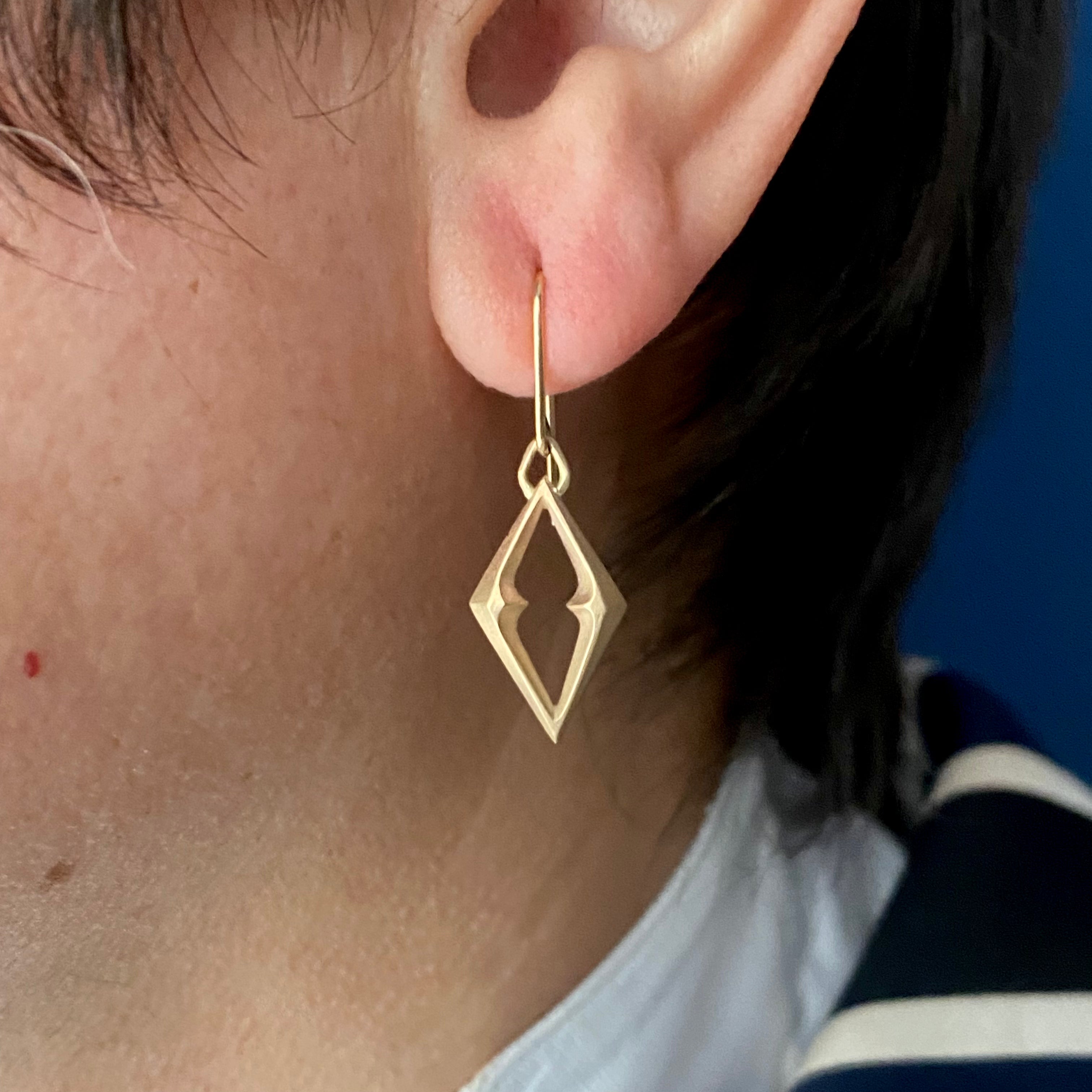 Gabriella Kiss 18k Small Open Link Earrings