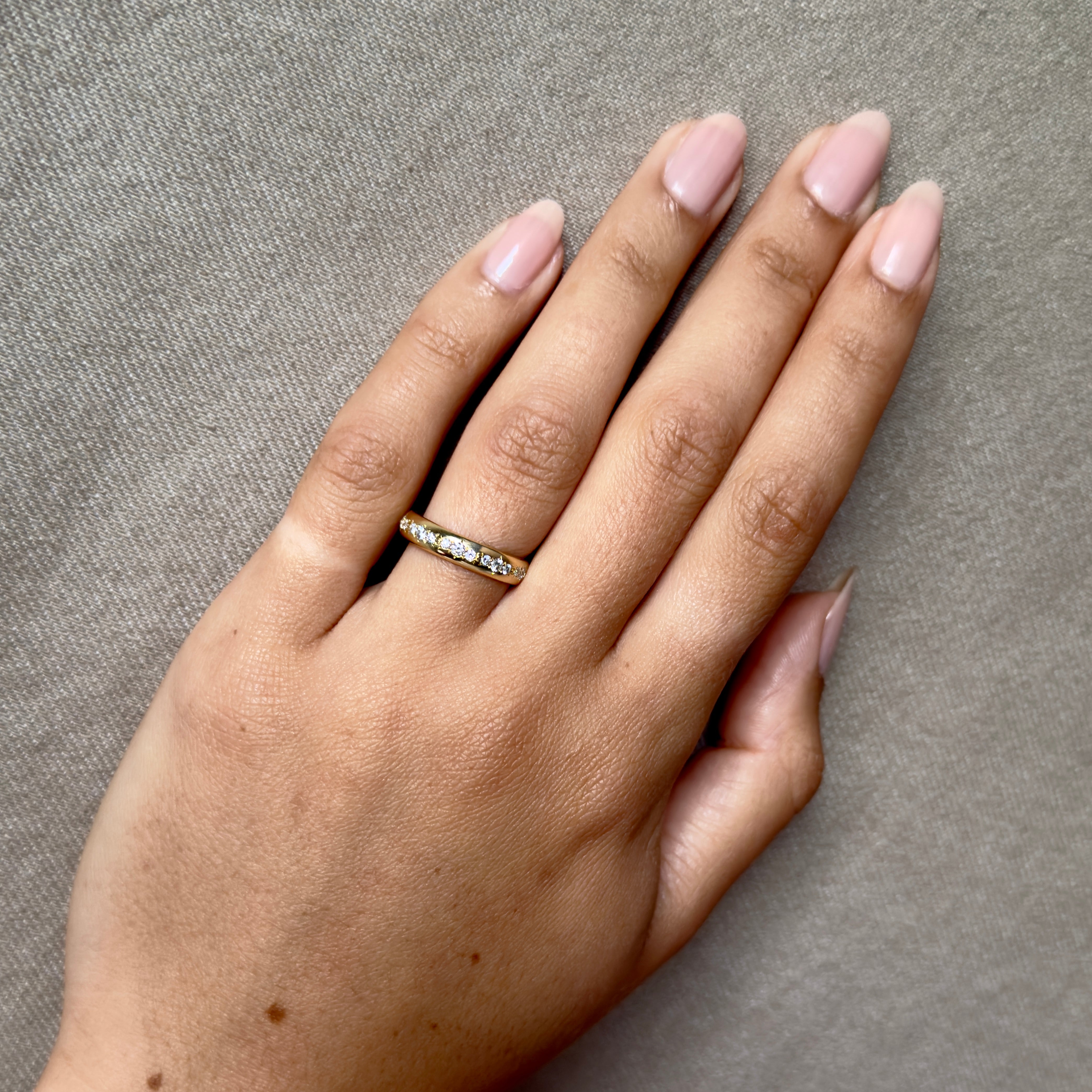 Tura Sugden 18k Yellow Gold Full Diamond Cloak Band Ring - 4mm