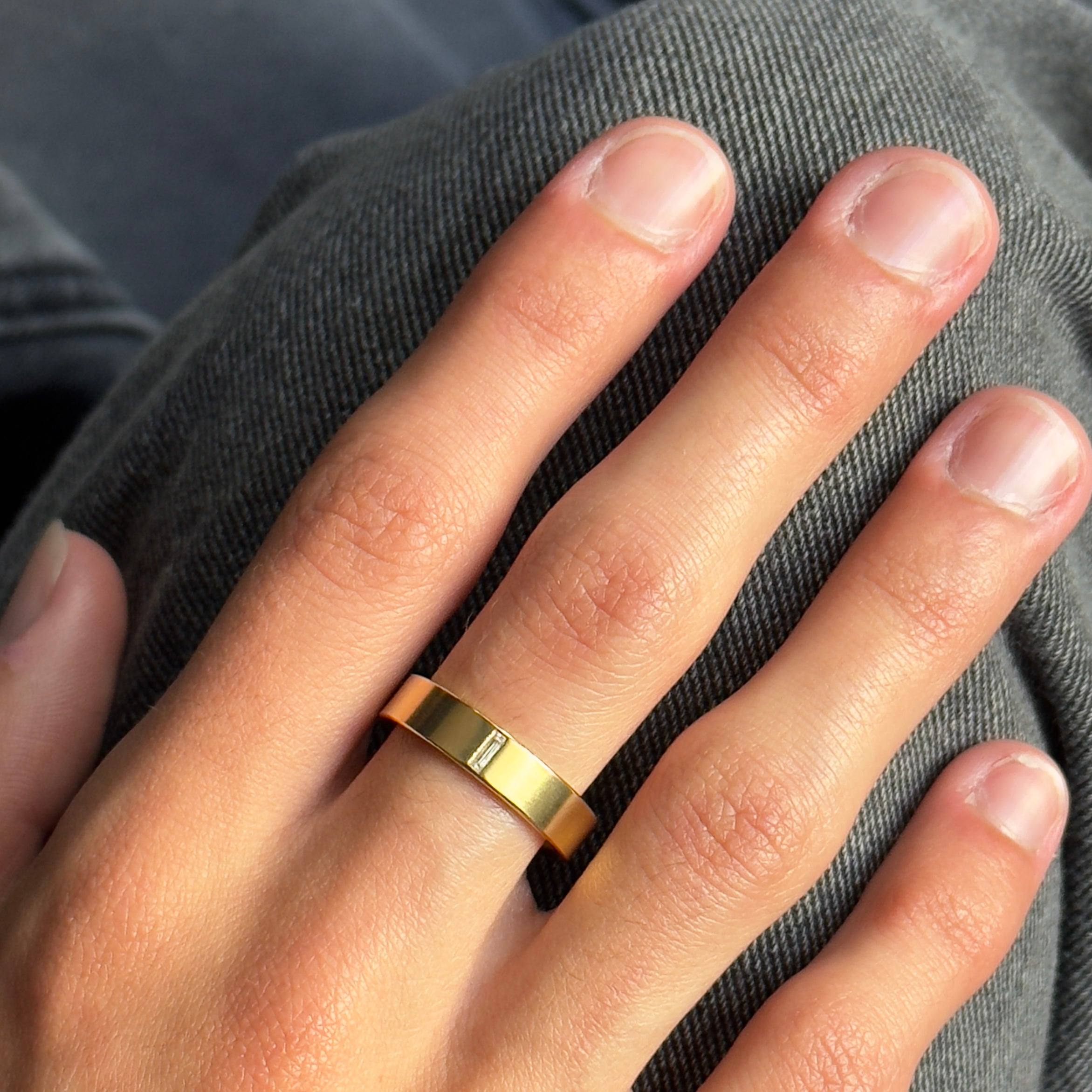 Tura Sugden 18k Squared Minimal Band w/ Flush Set Baguette Diamond - 5mm