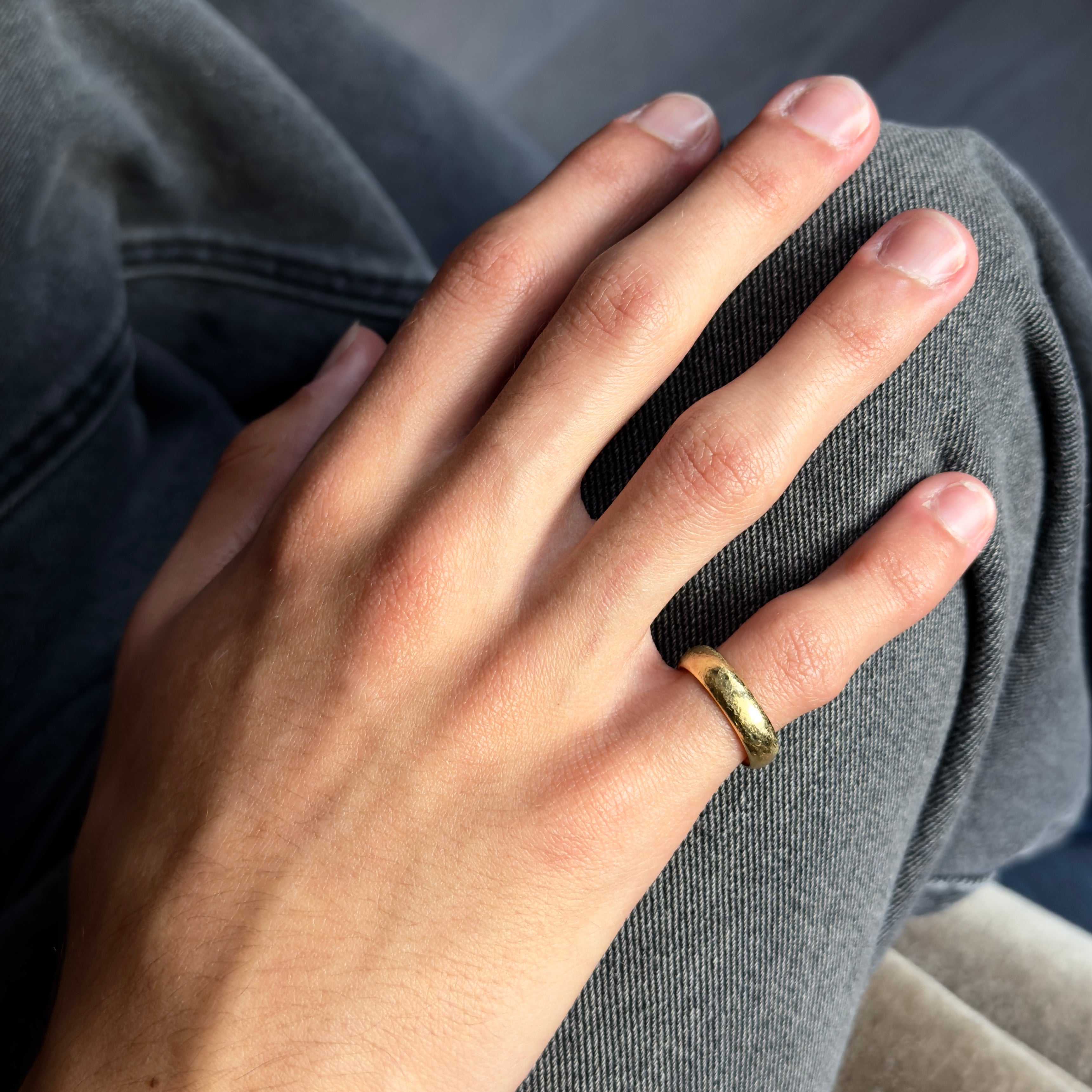 Tura Sugden 18k Rounded Minimal 5mm Band- Linen Texture