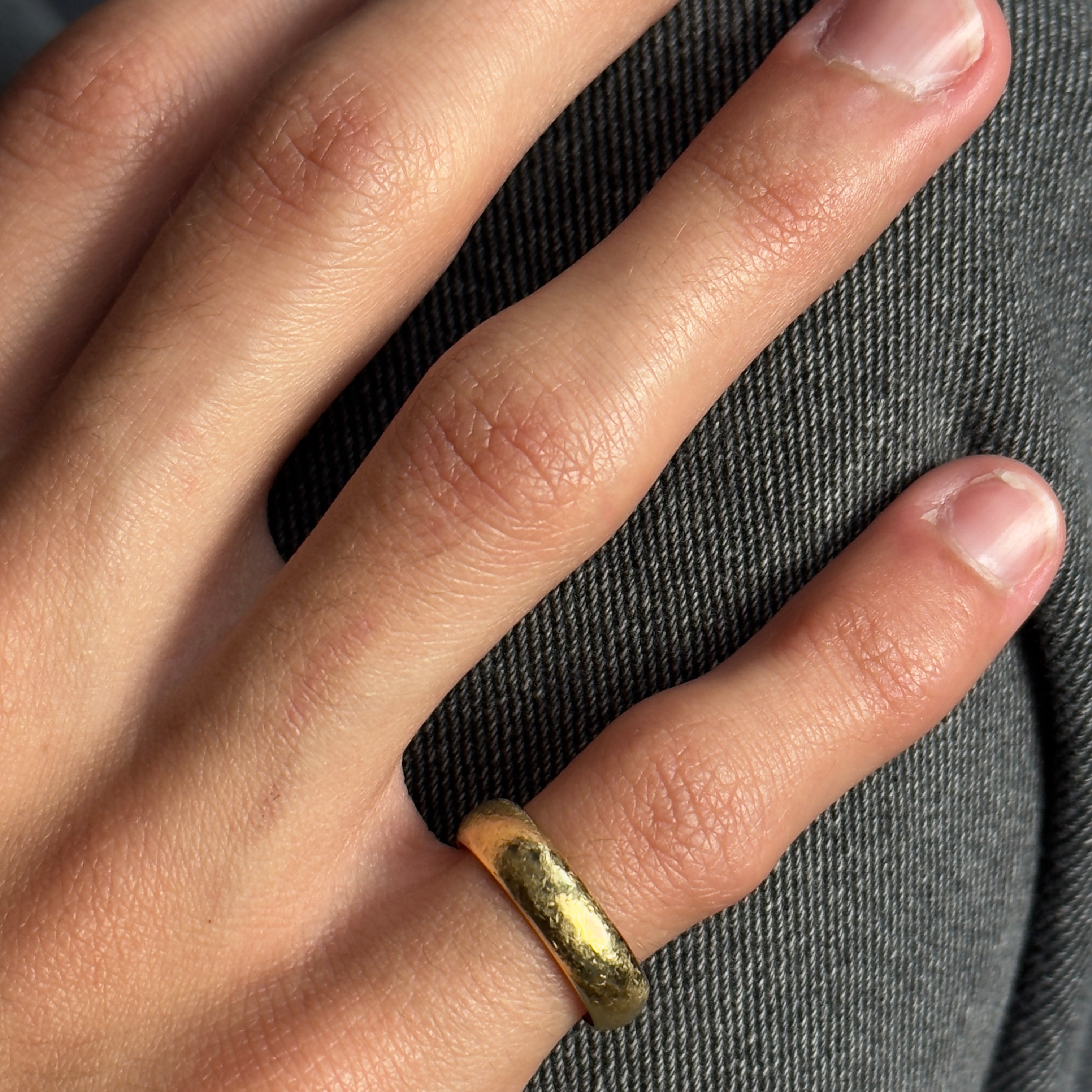 Tura Sugden 18k Rounded Minimal 5mm Band- Linen Texture