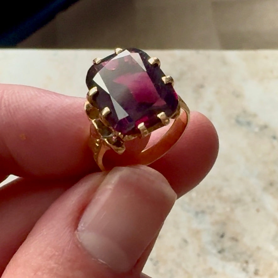 Antique Victorian 18k Rhodolite Garnet w/ Engraved Band Ring