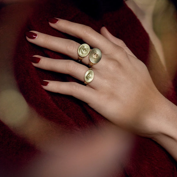 Gabriella Kiss 10k Small Eye Love Token Ring Inscribed with "Invigilare"