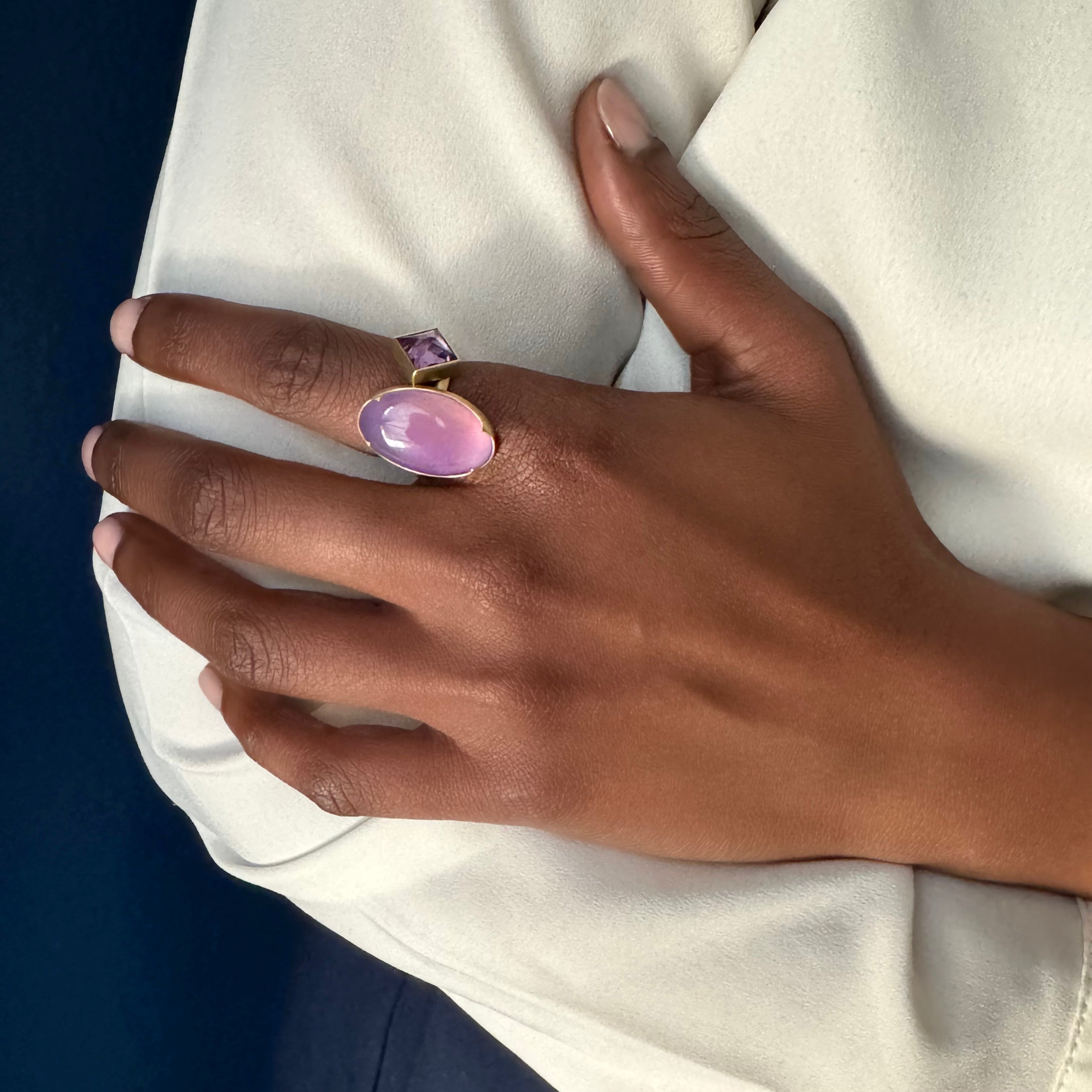 Gabriella Kiss 18k Oval Lavender Chalcedony Ring