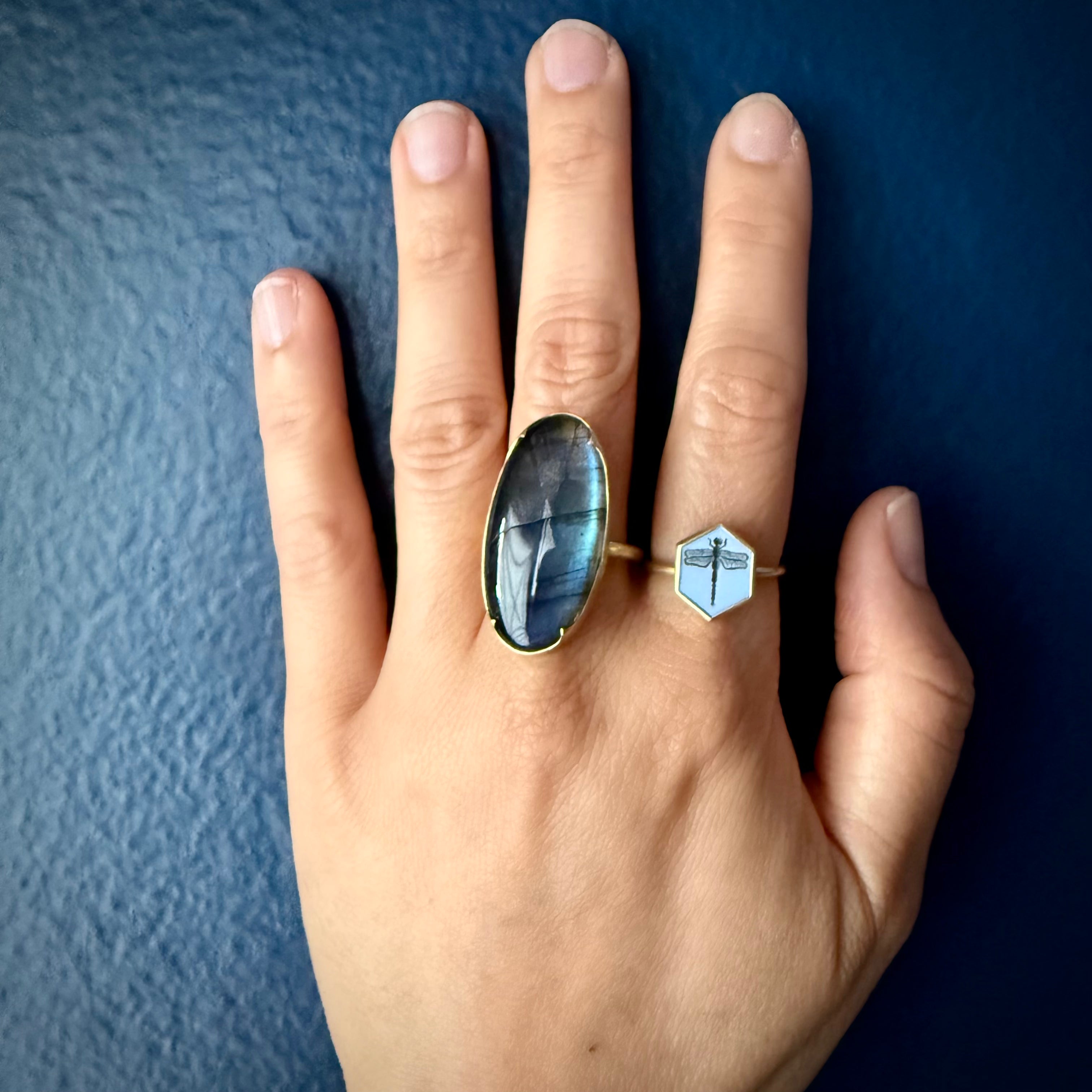 Gabriella Kiss 18k Large Oval Labradorite Ring