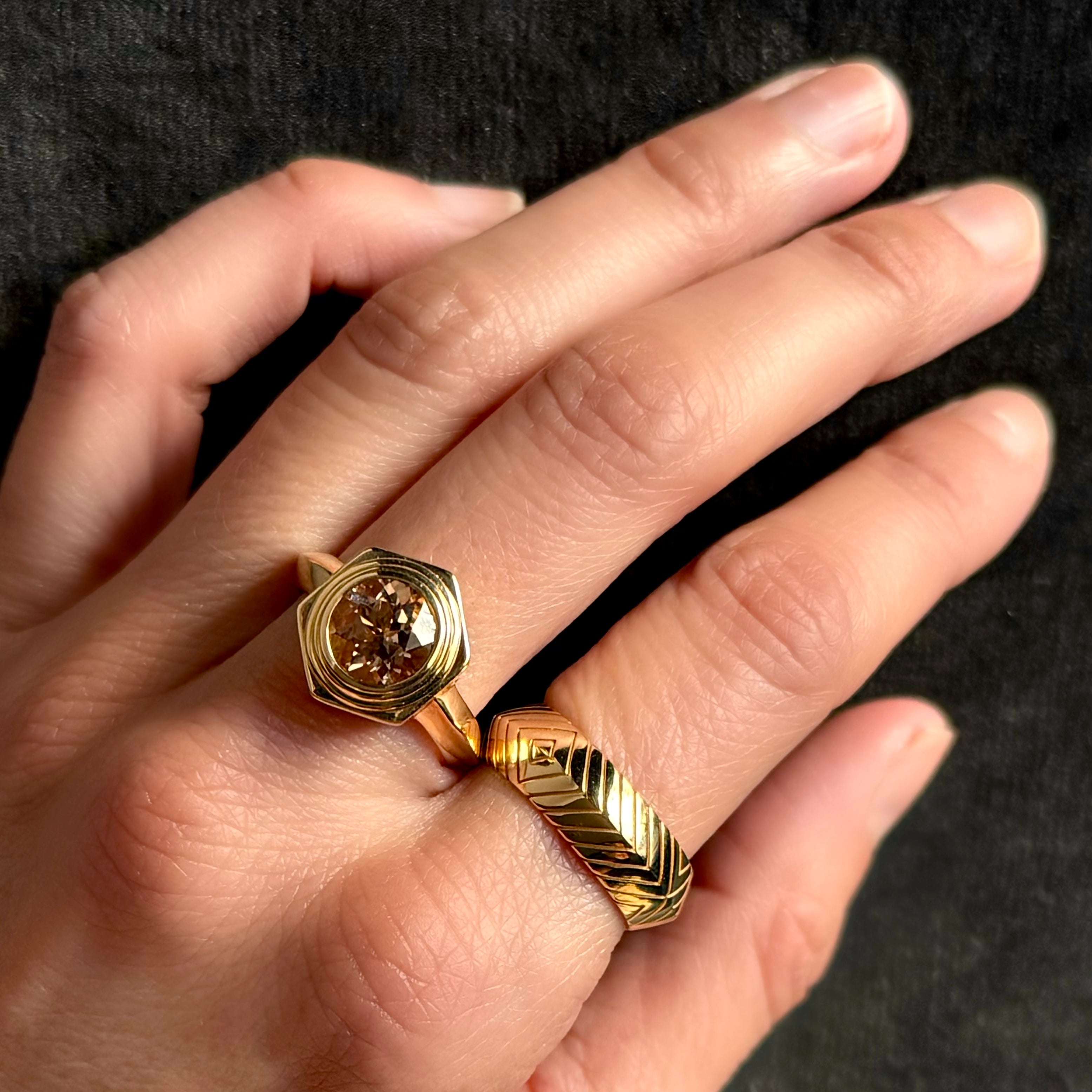 Harwell Godfrey 18k Gold Morganite Hexed Ring - 1.54ct