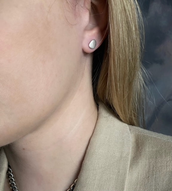 Gabriella Kiss Sterling Silver Large Pebble Stud Earrings