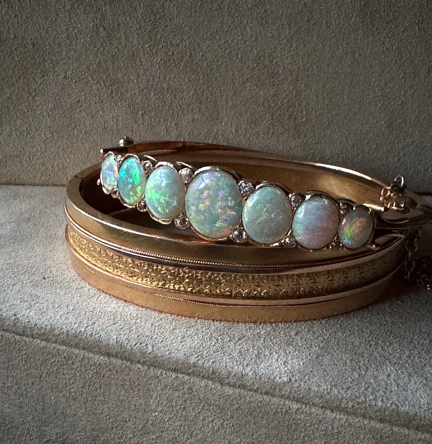 Antique Victorian 15k Banded Floral Repoussé Bangle Bracelet
