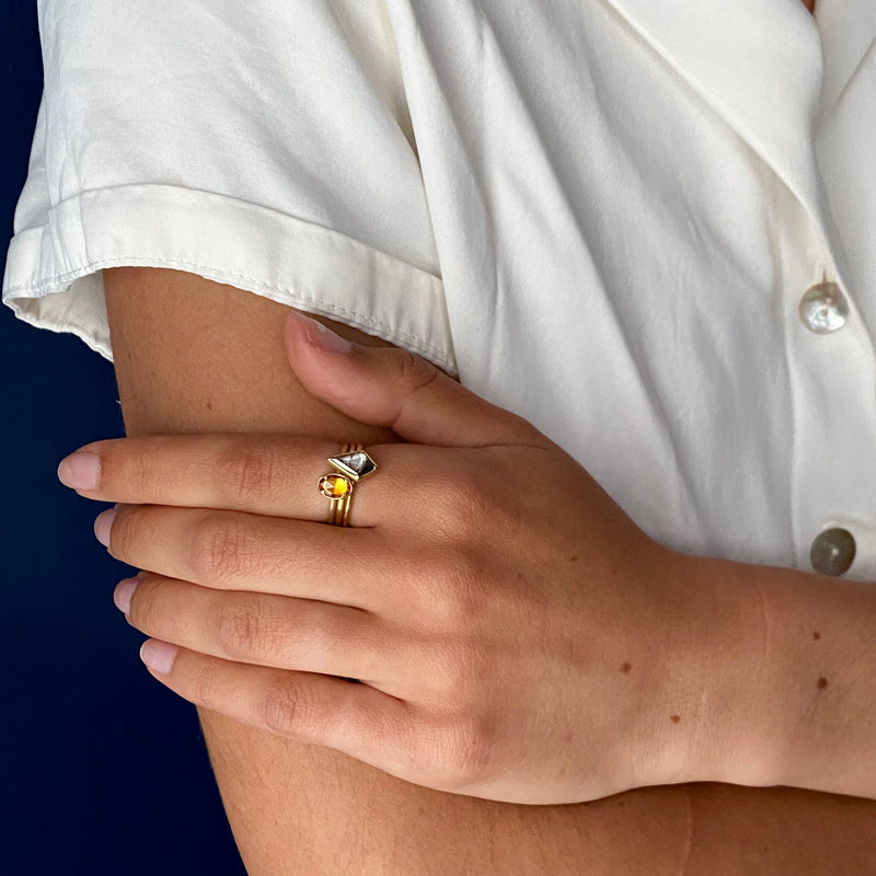 Gabriella Kiss 18k Petite Oval Orange Sapphire Ring 0.7ct Metier