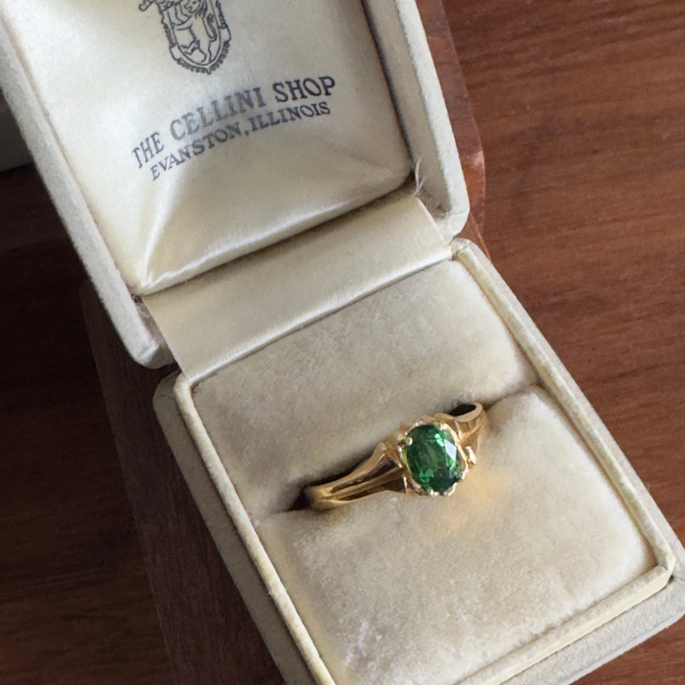 Vintage 22k Gold Tsavorite Ring