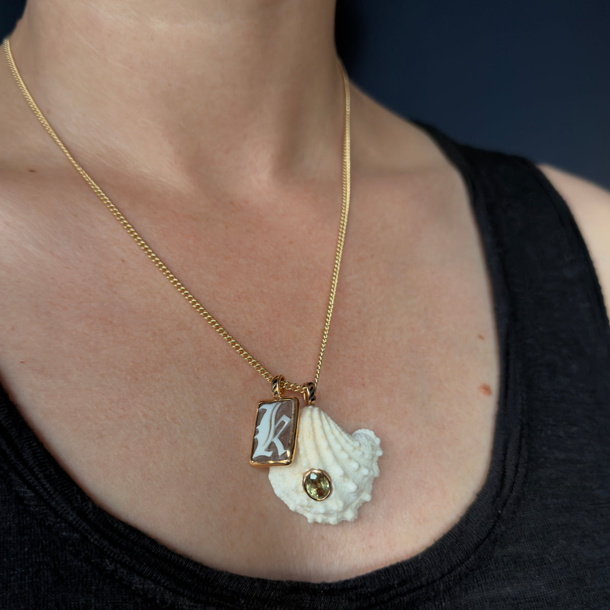Dezso 18k Classic Carved Shell Cameo Initial Pendant