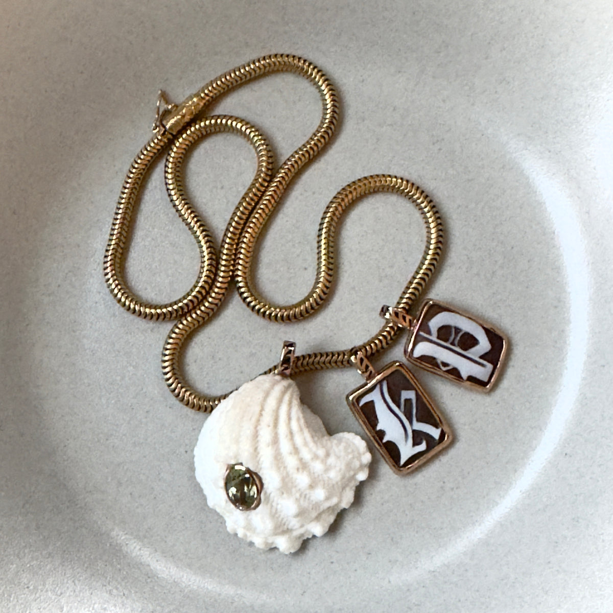 Dezso 18k Classic Carved Shell Cameo Initial Pendant