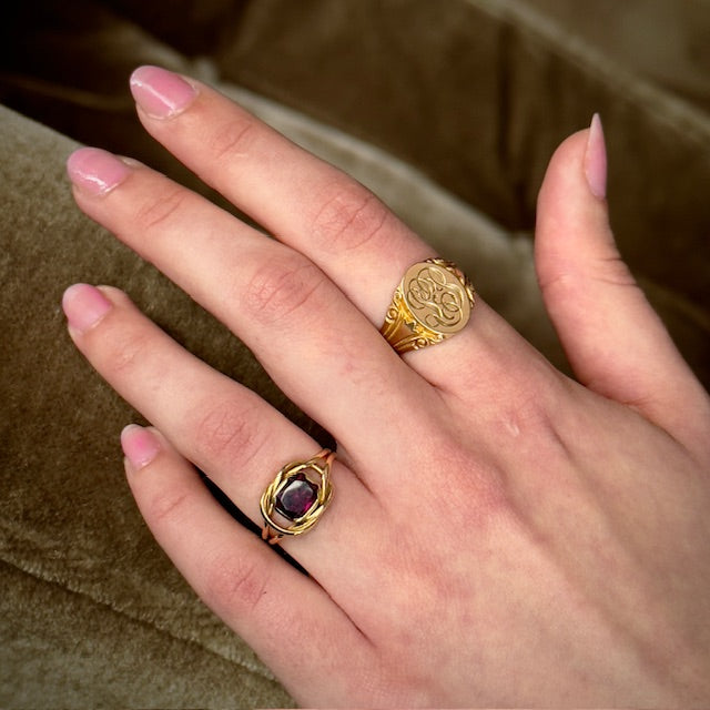 Antique 15k Flat Cut Garnet Closed Back Knot Ring