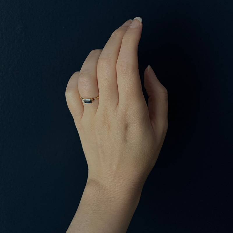 Tura Sugden 18k Teal Sapphire Ring