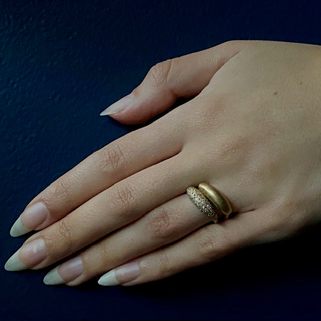 Christina Odegard 18k Épaisse Ring w/ Grey Diamonds