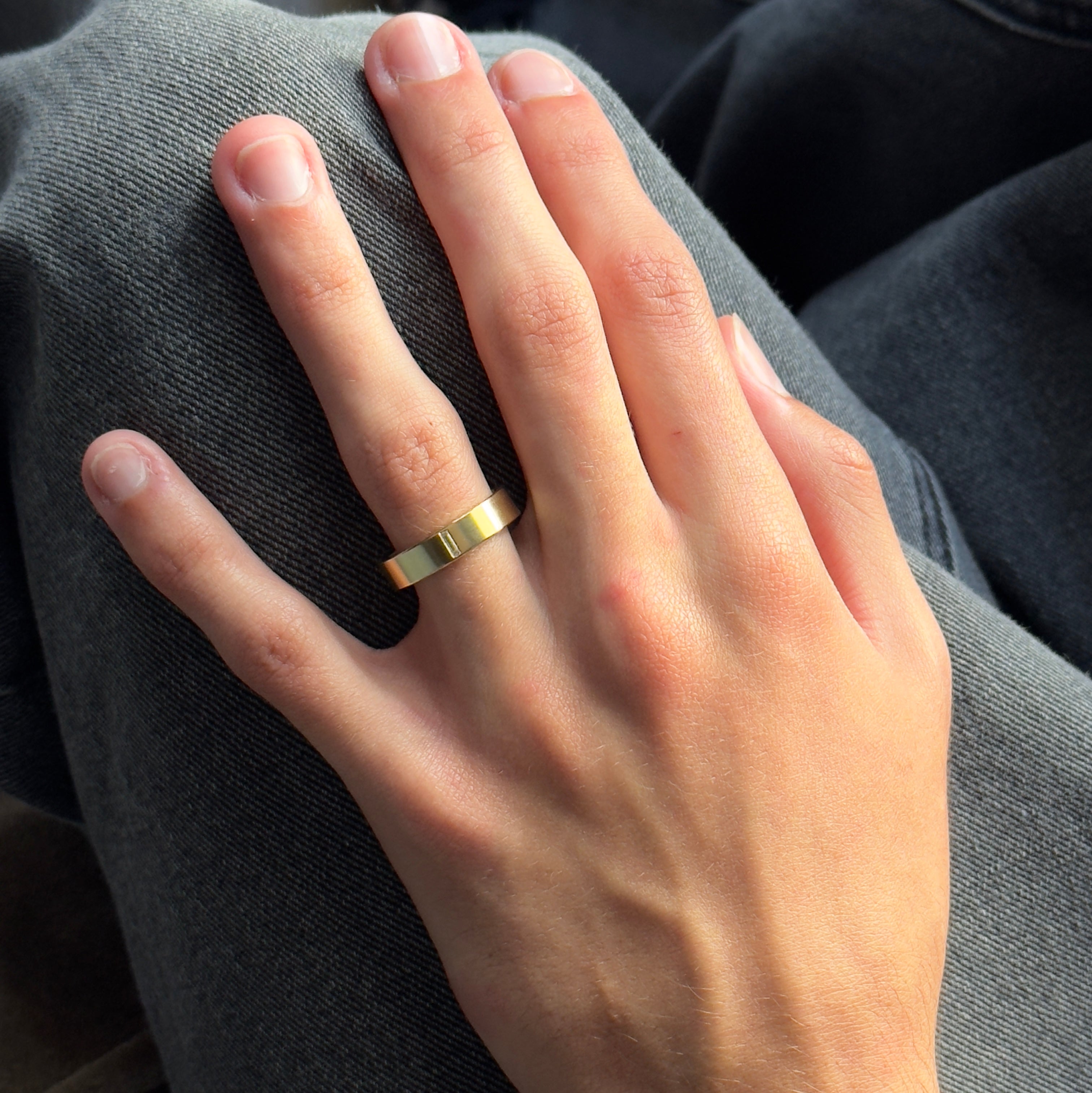 Tura Sugden 18k Squared Minimal Band w/ Flush Set Baguette Diamond - 5mm