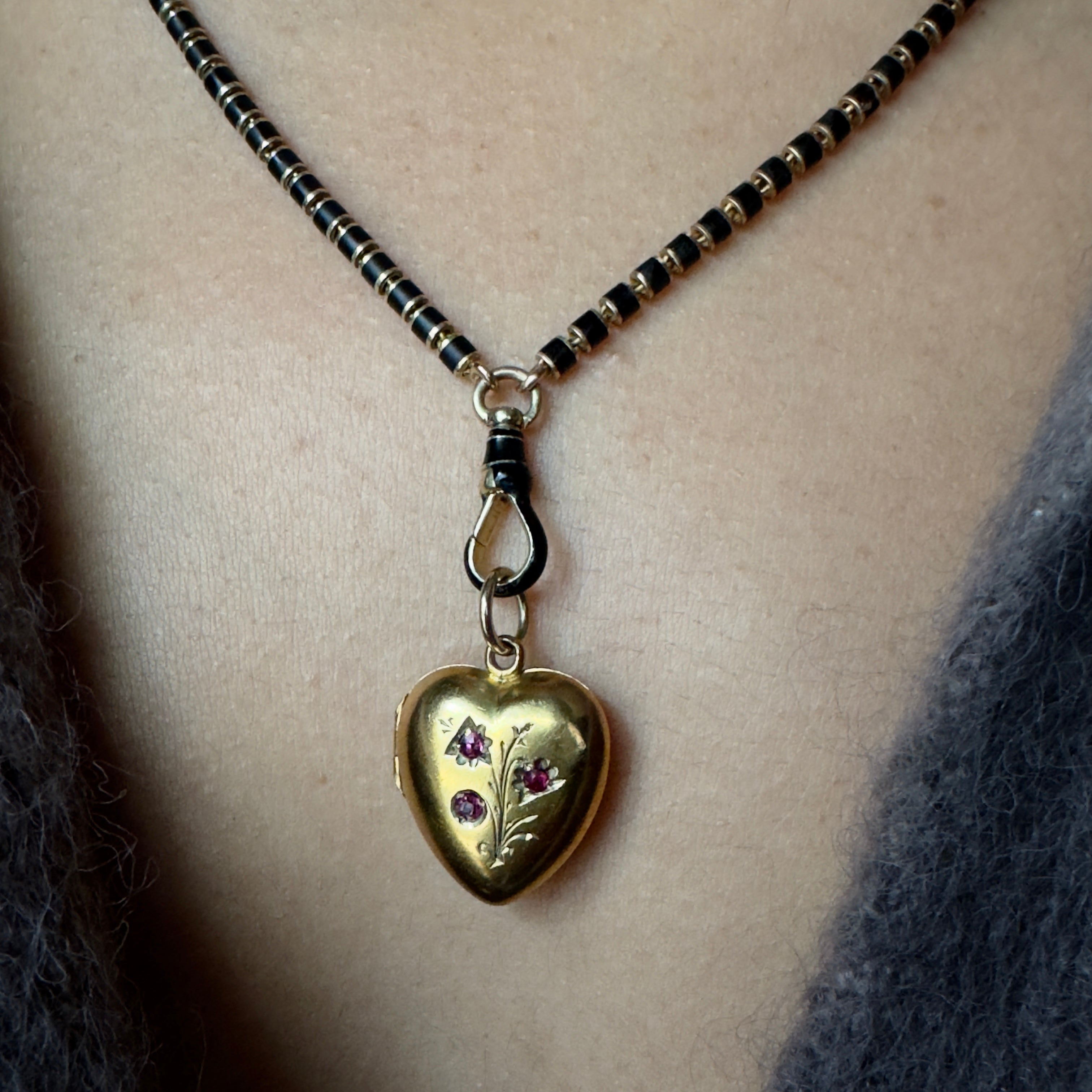 Antique Late Victorian 15k Garnet Heart Locket Pendant