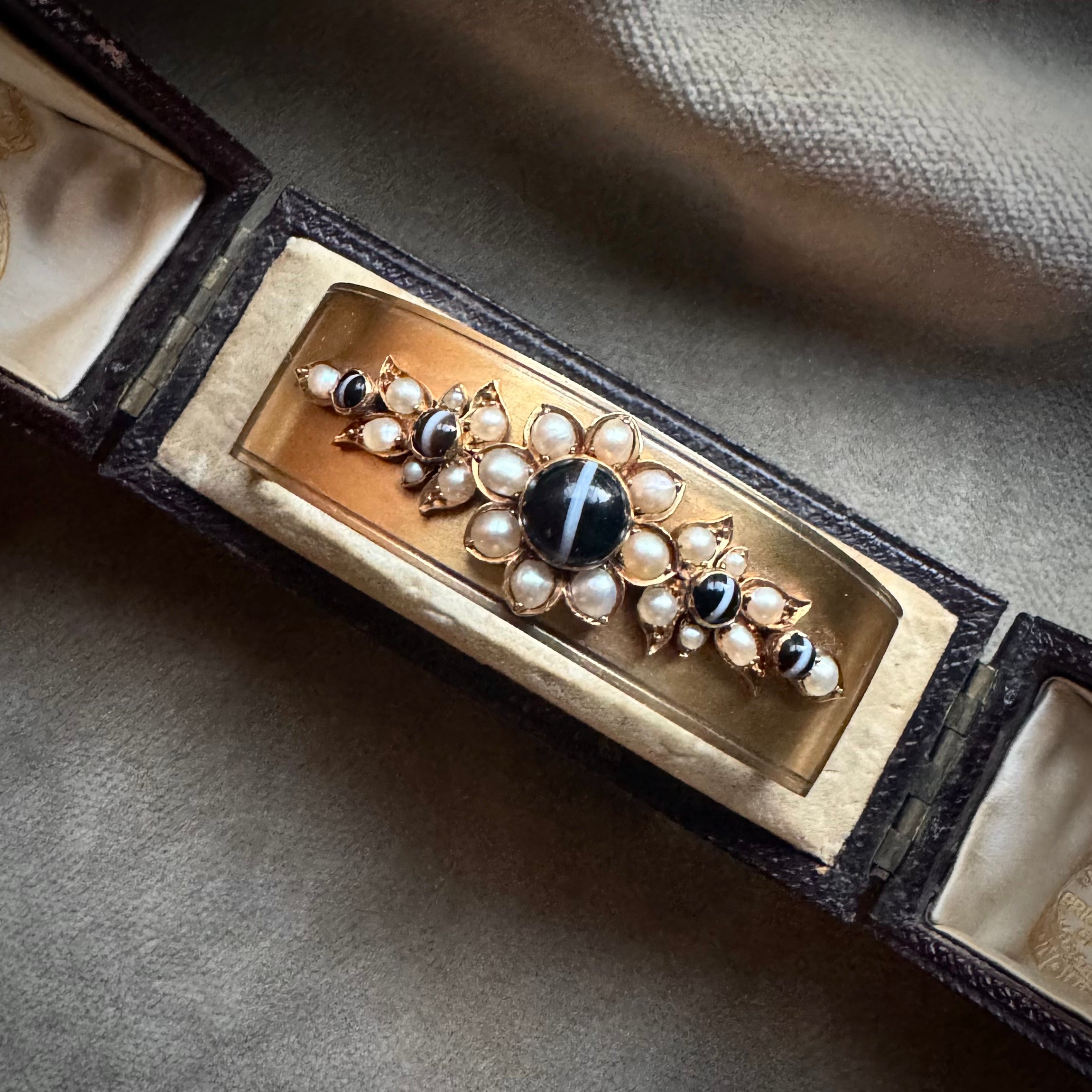 Antique Victorian 18k Agate and Pearl Bangle Bracelet