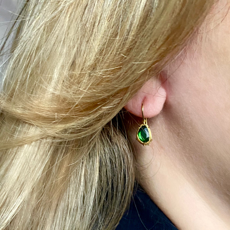 Tura Sugden 18k/22k  Green Tourmaline Drop Earrings- 0.88 ct