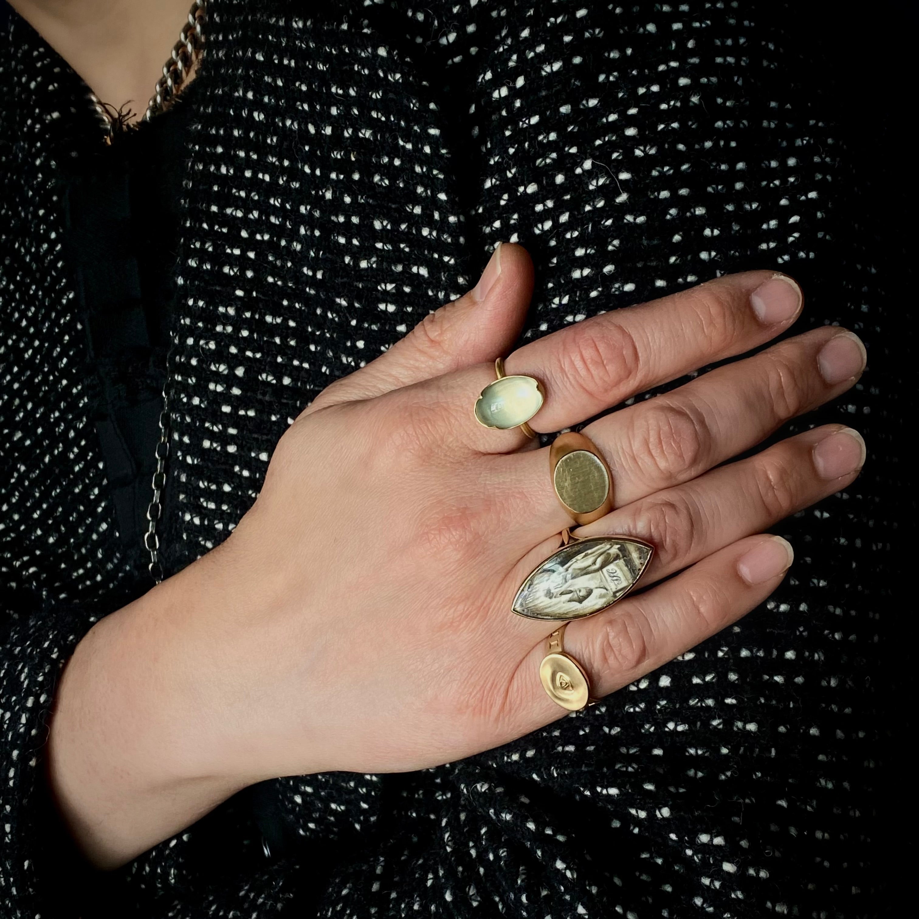 Gabriella Kiss 18k Oval Moonstone Ring
