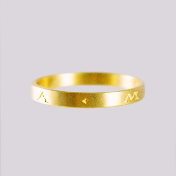 Gabriella Kiss 18k Band Ring Inscribed with "Amor"