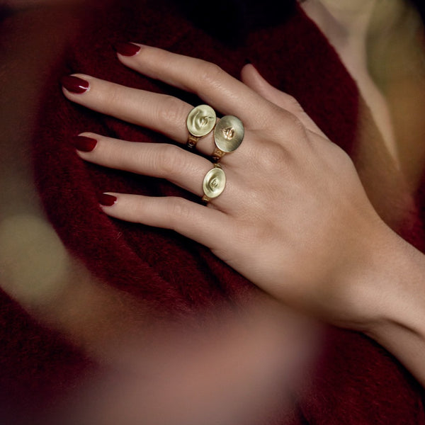 Gabriella Kiss 10k Lips Love Token Ring Inscribed with "Sapientiae"